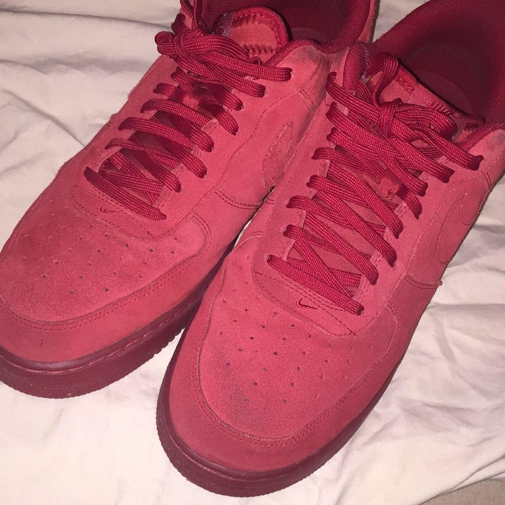 Nike red suede airforce 1